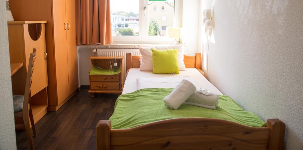 Hotel Eschborner Hof Frankfurt pe Main Cameră foto